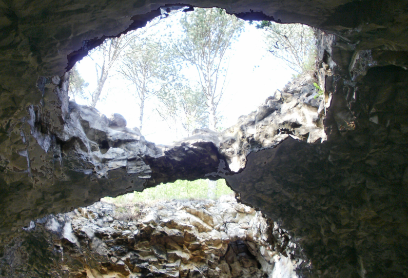 Brillenhöhle Geißenklösterle